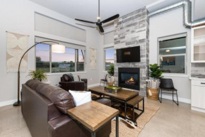 Old Town Modern New Build - Rooftop Spa with Mtn Views!
